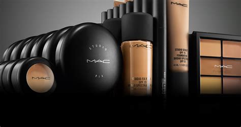 MAC COSMETICS .